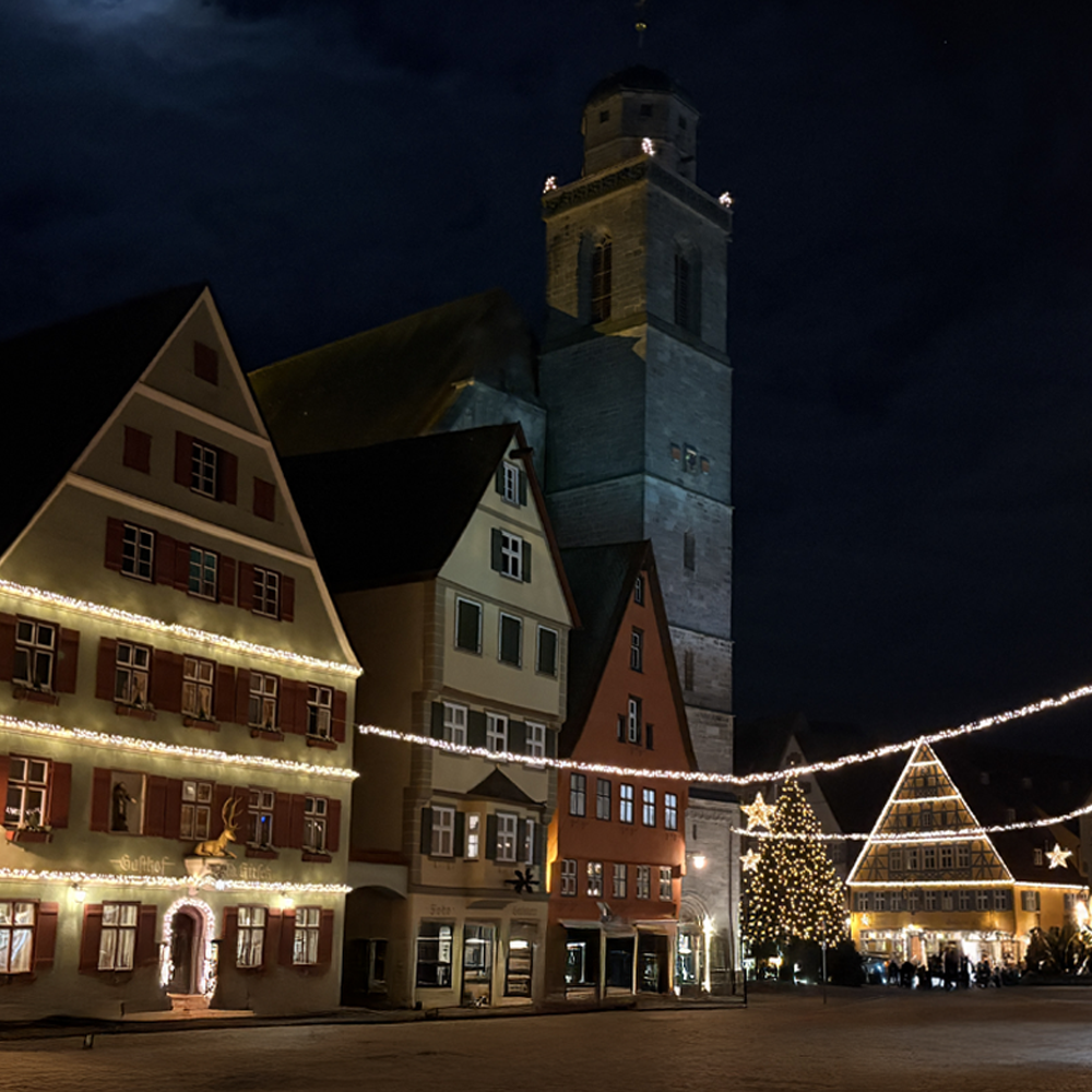 Dinkelsbühl in schöner Weihnachtsbeleuchtung