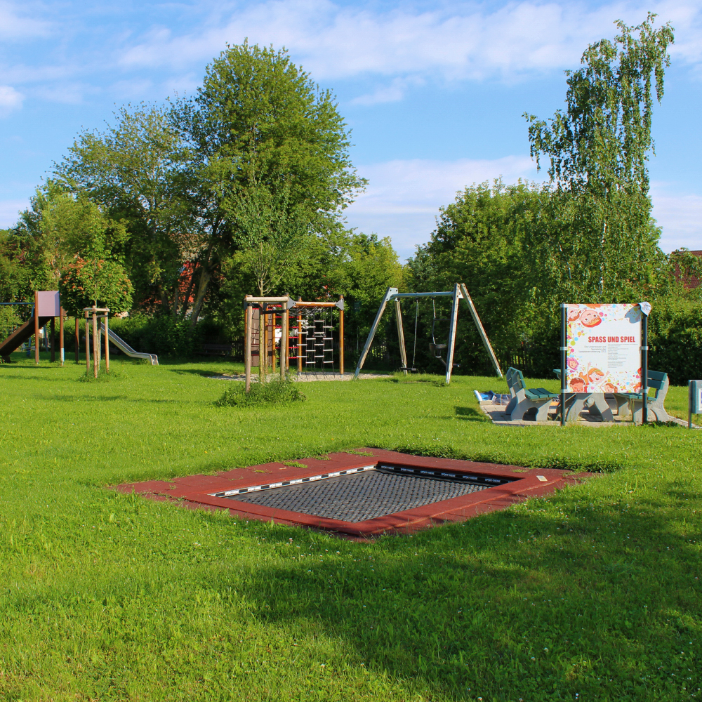 Spielplatz in Dorfgütigen: Überblick