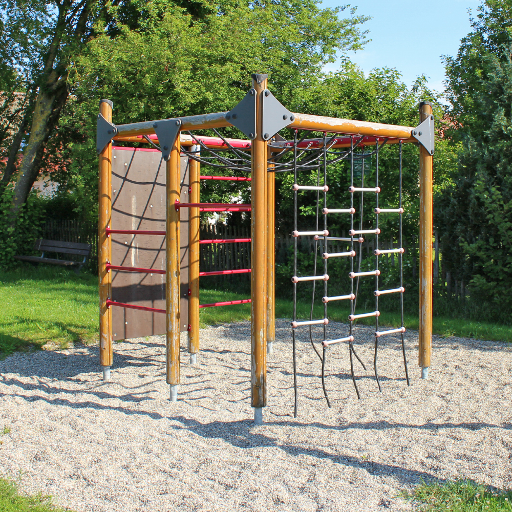 Spielplatz Dorfgütingen: Das Klettergerüst