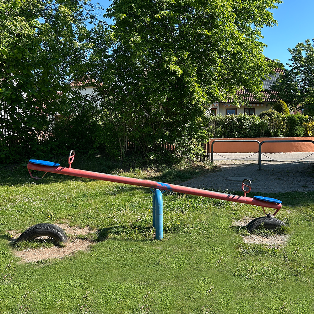 Wippe auf dem Spielplatz Rabennest in Feuchtwangen