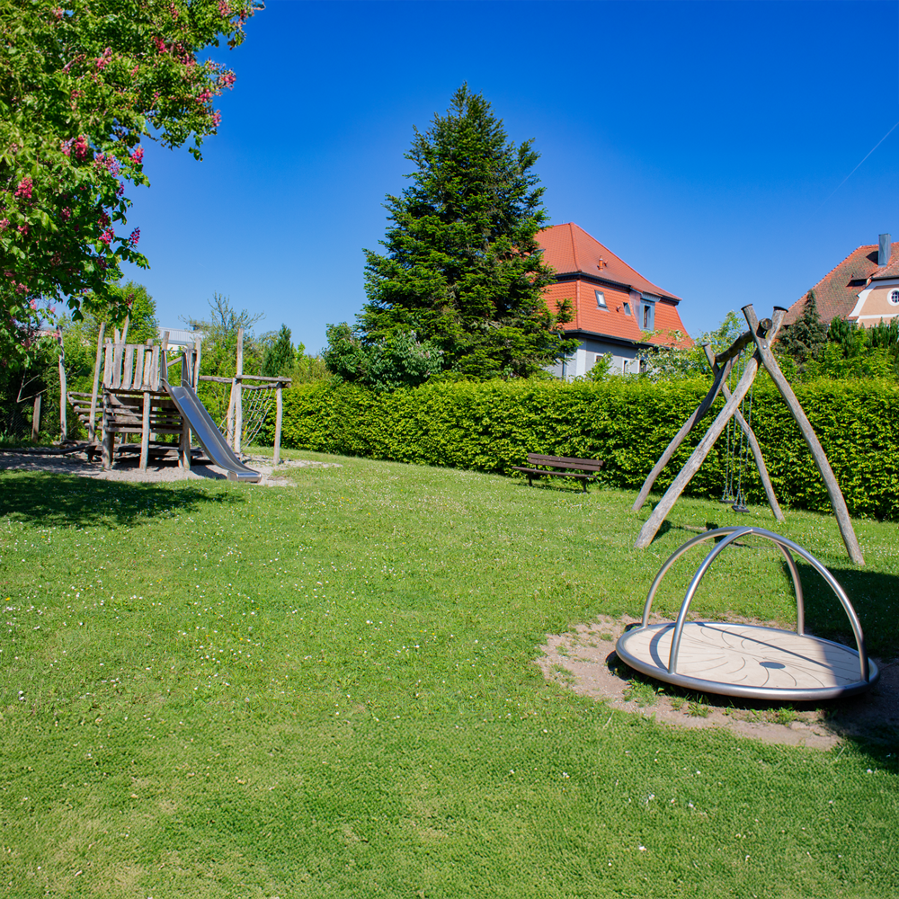 Übersiche über den Spielplatz Schleifmühlweg in Feuchtwangen