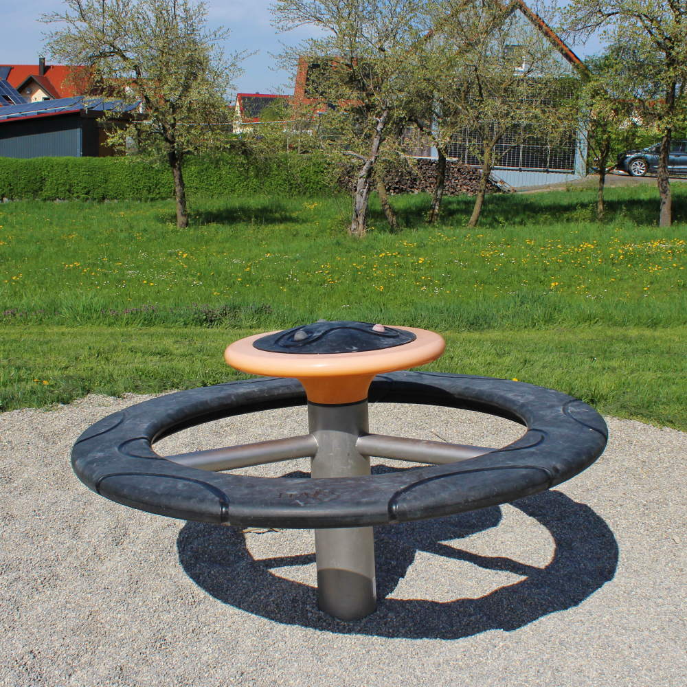 Karussell am Spielplatz Am Brechhaus in Schweinsdorf