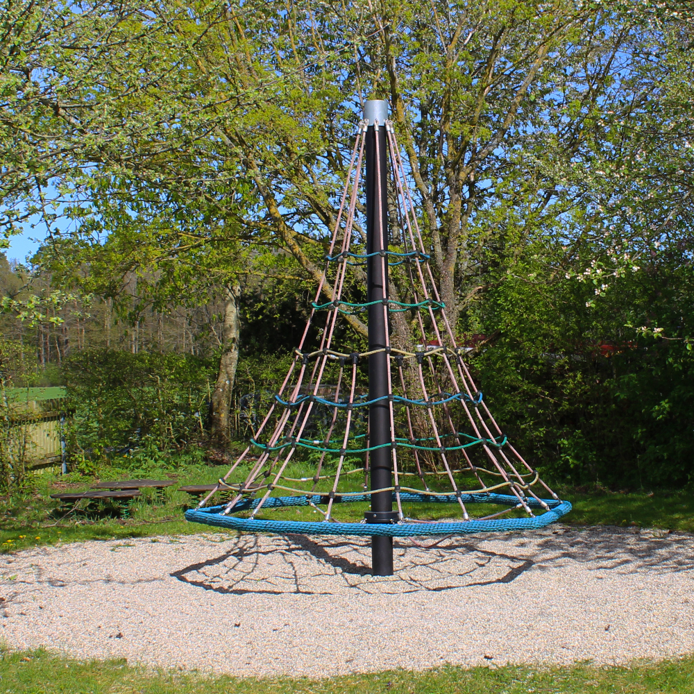 Klettergerüst am Spielplatz in Wachsenberg bei Neusitz