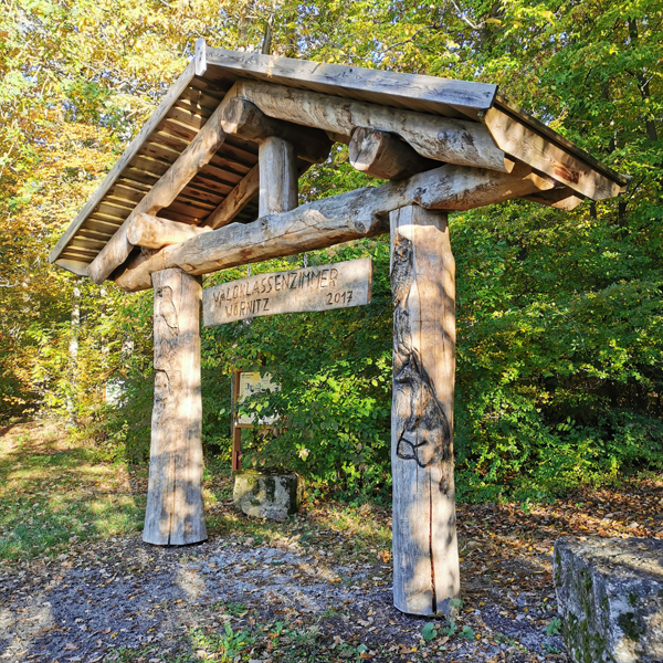 Waldklassenzimmer Wörnitz Eingangsportal aus Holz