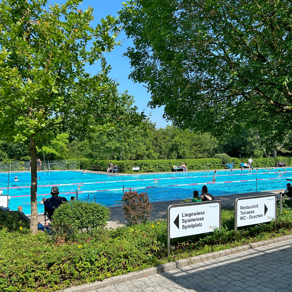 Schwimmerbecken im Freibad Rothenburg