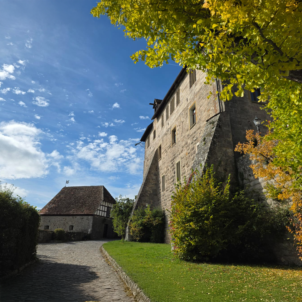 Die Burg Colmberg im Sonnenschein