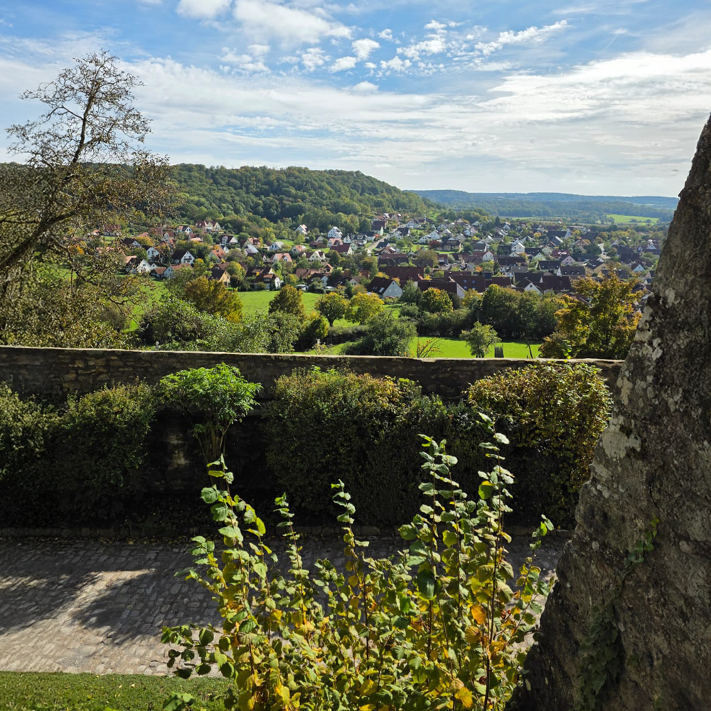 Blick auf das herbstliche Colmberg